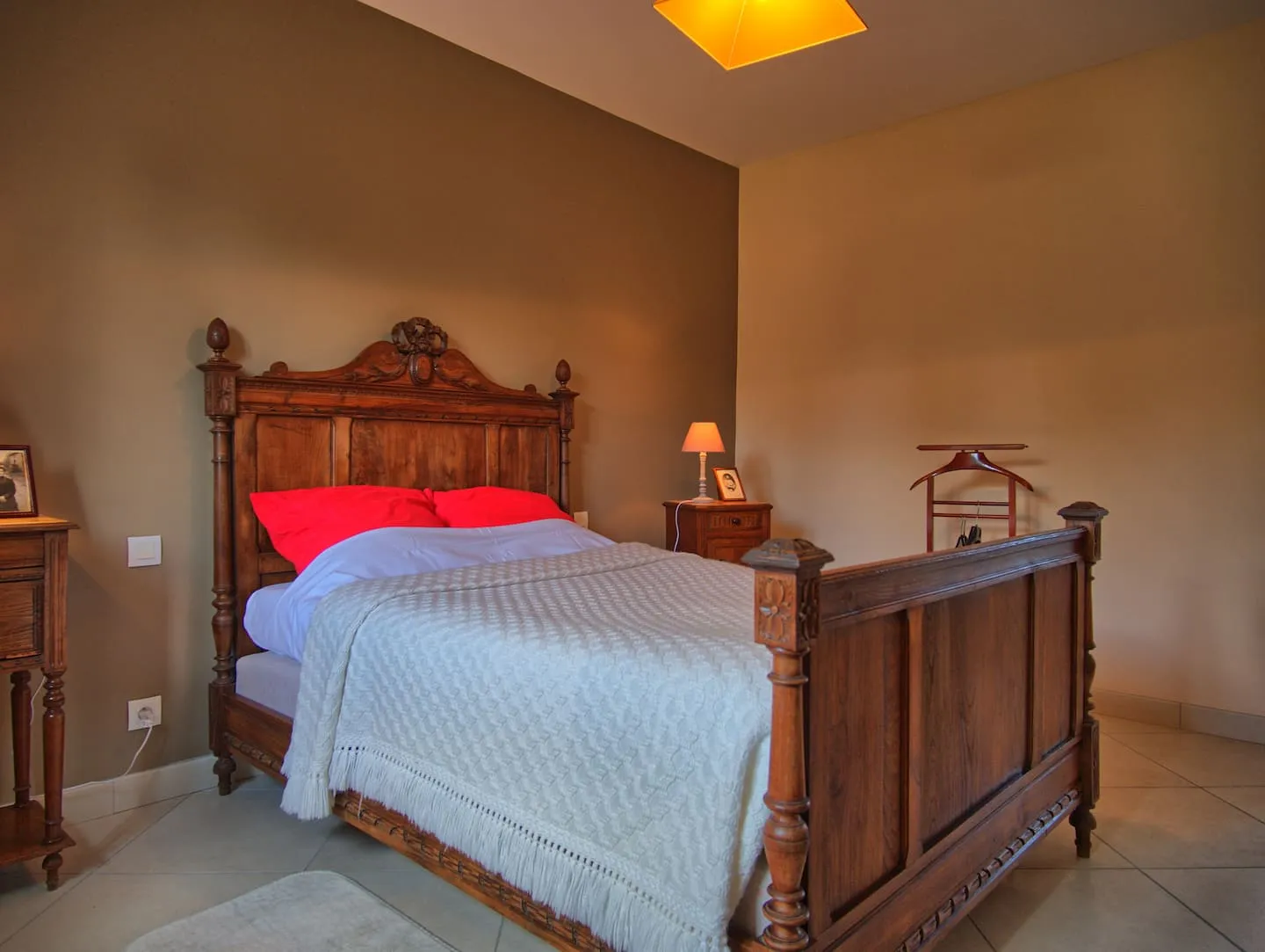 La chambre du rez-de-chaussée, autre vue